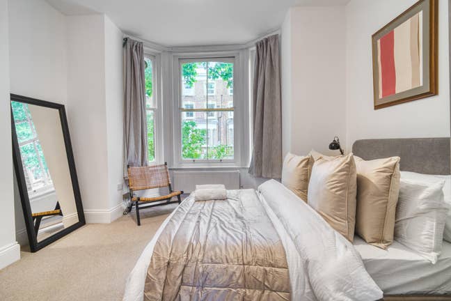 Charming Period 1 Bedroom Serviced Flat Bills Inc Main Photo