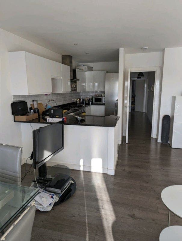 Ensuite Double Room with River View – Canary Wharf Main Photo