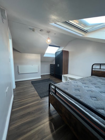 Large Double Ensuite Room Shared, BD7 Close To Uni Main Photo