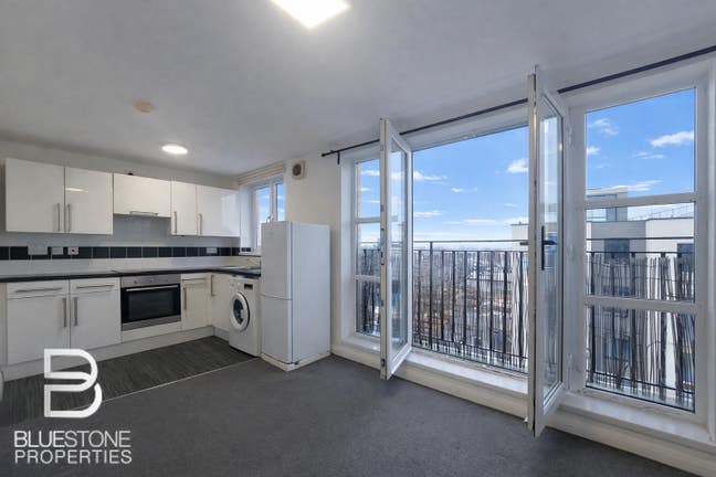 London Road, Mitcham CR4 - 1 Bed Flat W/Balcony Main Photo