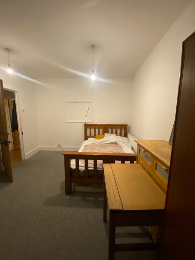 Room available now Main Photo