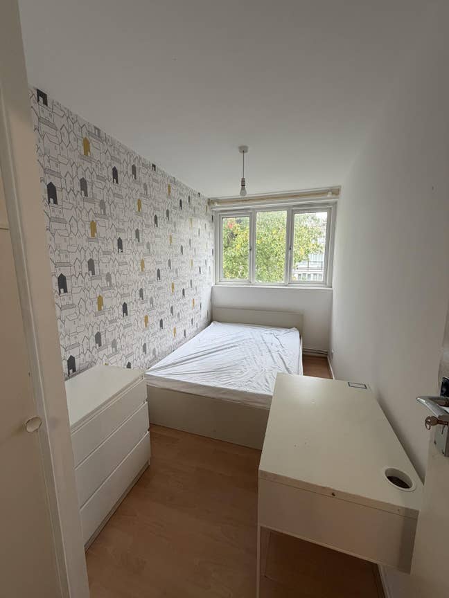 Beautiful Room in Shadwell (Half Deposit 🔥)  Main Photo