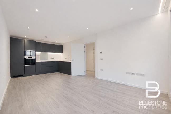 Purley - 1 Bed Apartment W/Balcony Main Photo