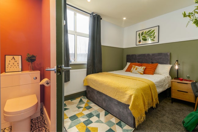 Modern En-Suite Room | Radcliffe | Bills Included! Main Photo