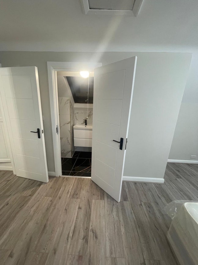 Ensuit room for rent  Main Photo