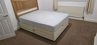 Modern Five Double Bedroom Garden House Main Photo