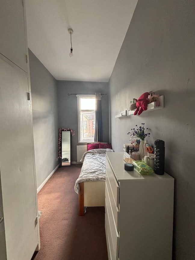 Single Room Available - Zone 3 Main Photo
