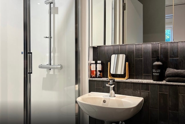 En-suite room-Student accommodation-YourTRIBE Main Photo