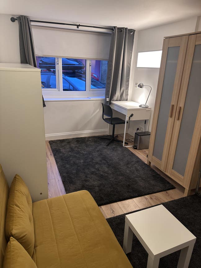 Beautiful self contained room Main Photo