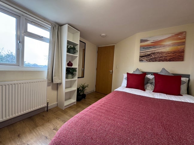 Double Room - All Bills Included Main Photo