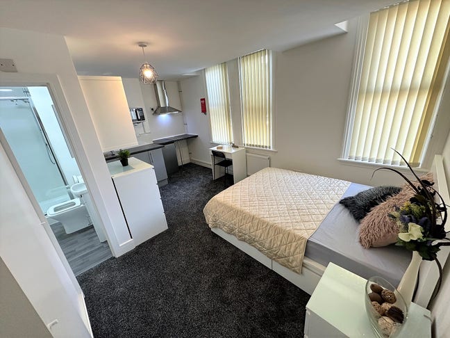 Large Modern Self Contained Studio Main Photo