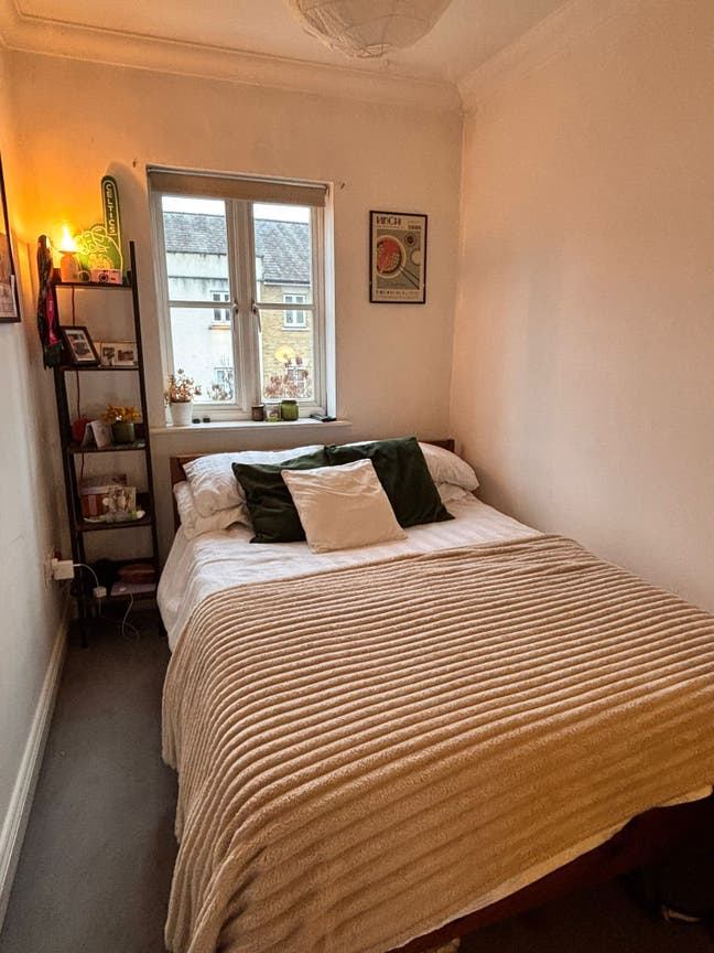 Room to rent with separate Bathroom - Brixton Main Photo