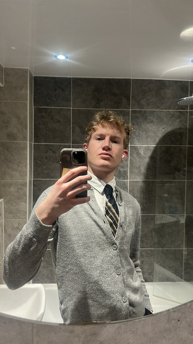 Im 24, looking to move to manchester. Im clea... Main Photo