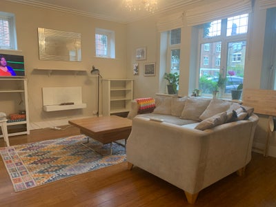 Spacious Ealing Apartment | Short Term  Main Photo