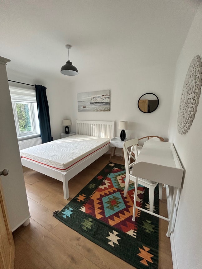 Double room in zone 2 to let Main Photo