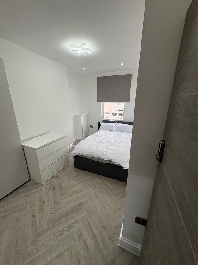 Double Room Available  Main Photo