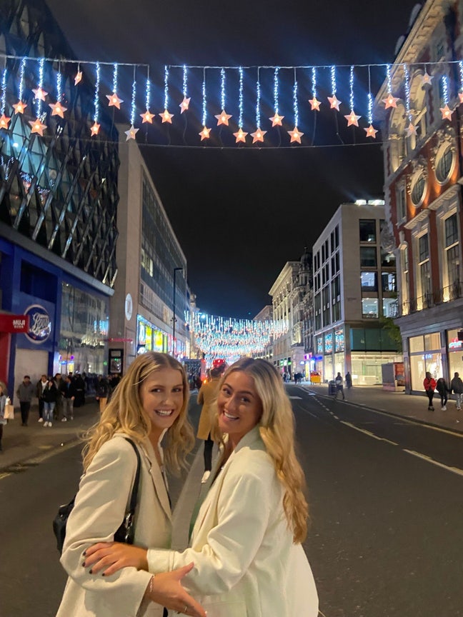 X 2 females seeking two double room SW area  Main Photo