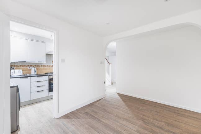 ✨Warm & Cosy rooms for renting - Varley way, CR4 ✨ Main Photo