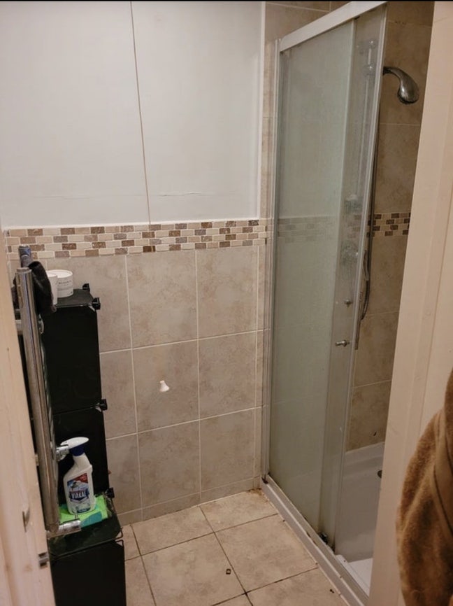 Double Room With Private Shower  Main Photo