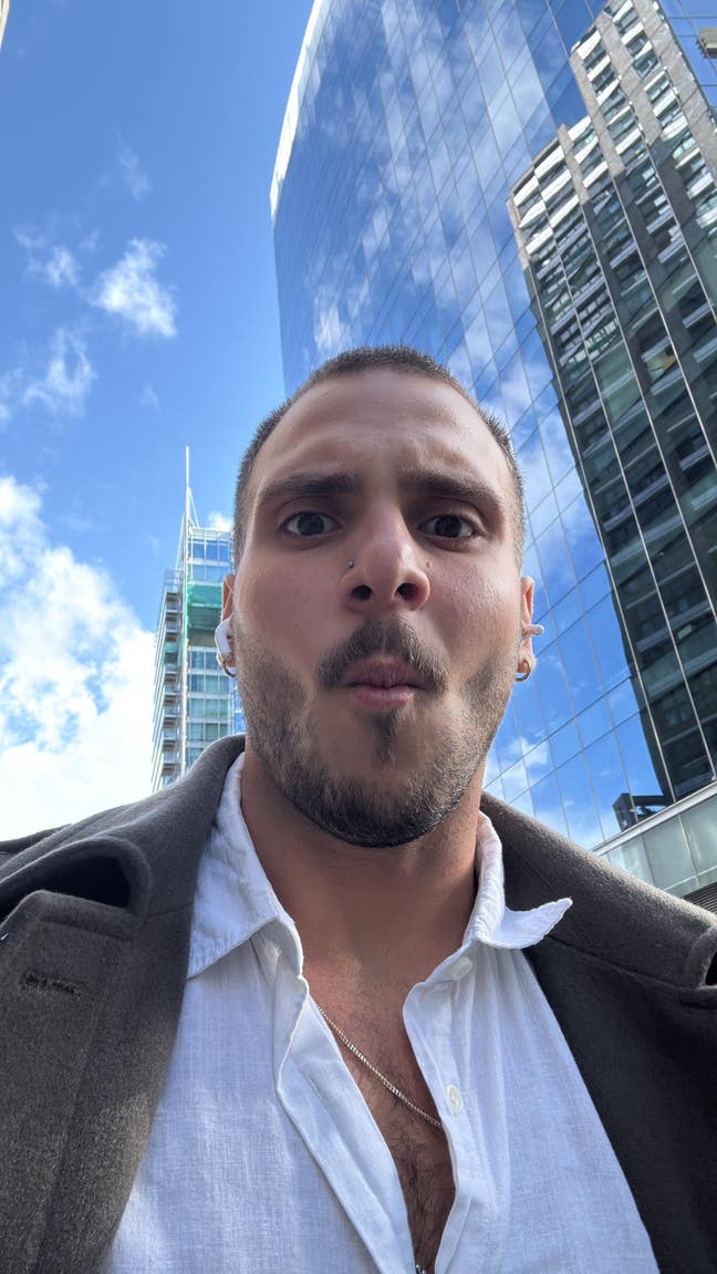 Looking for a room or flatmates to share a flat Main Photo