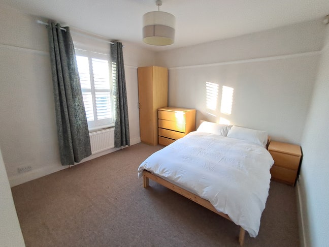 South-facing double room in house with garden Main Photo