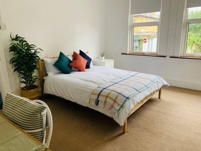 Close to Maidstone Hospital - stunning house share Main Photo