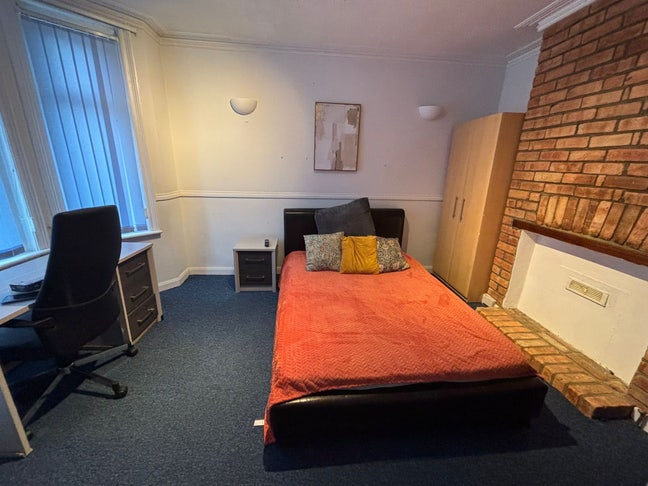 Spacious Double Rooms in a Shared House, BH9 Main Photo