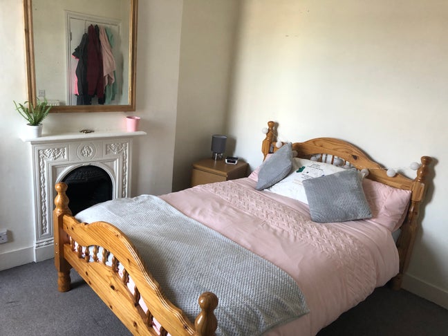 Lovely double room close to Westfield W12, W10  Main Photo