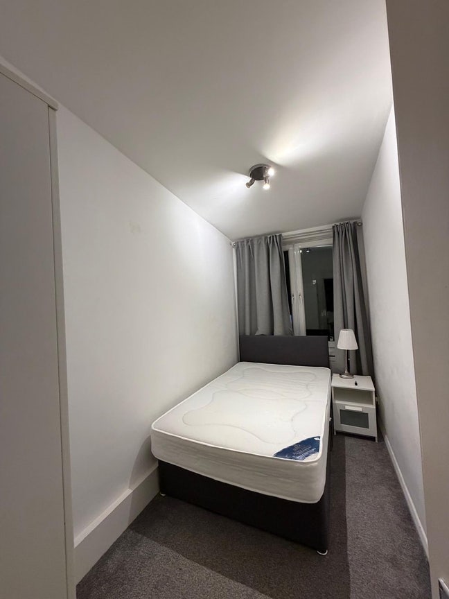 Double bedroom to rent in SW London (Battersea) Main Photo