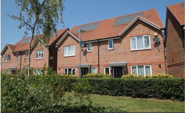 Double room  available at TW19 7SH area Main Photo