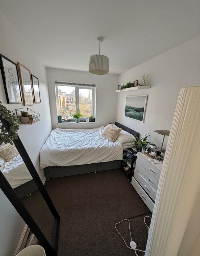 Double bedroom in Whalley range available 1stMarch Main Photo
