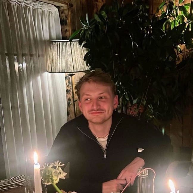 26 Year Old Sociable Male Professional Main Photo