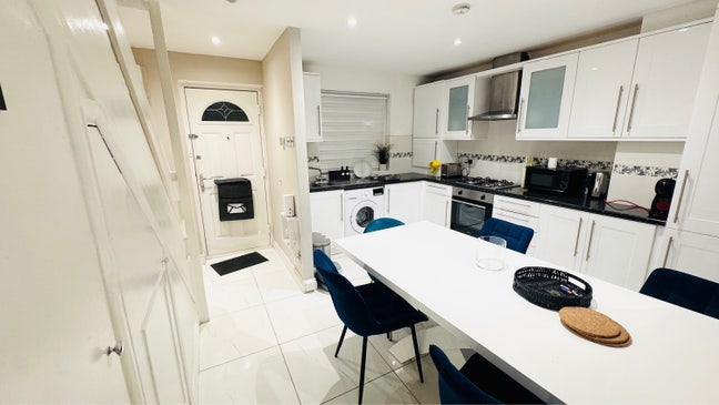 Modern large garden room  Main Photo