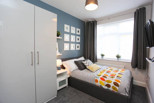 Rooms Close to Station - Ideal for Cabin Crew !  Main Photo