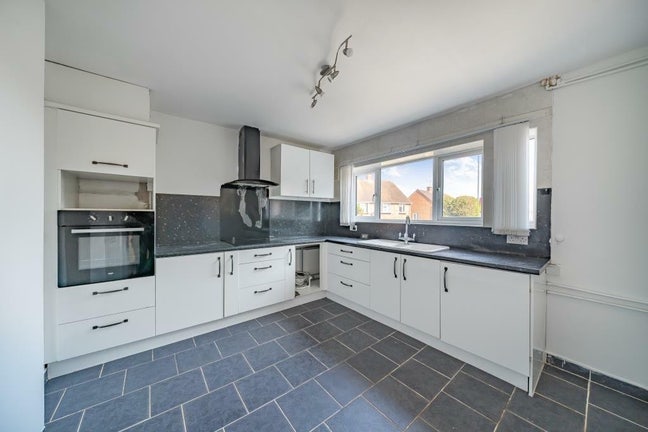 Looking for flatmates Main Photo