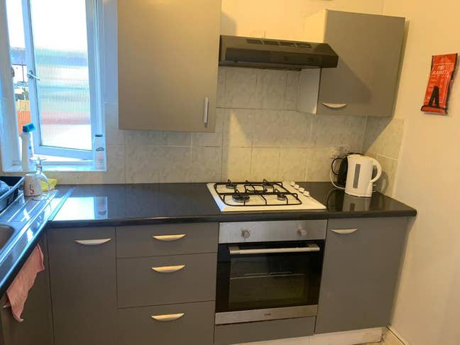 Room for rent in Seven Sisters Main Photo