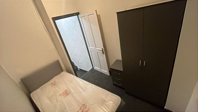 Room to Rent, Female Only, Birmingham  Main Photo