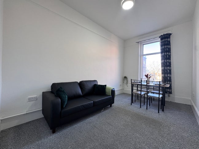 1 Bed Flat  Willesden Green NW10 2SU Main Photo