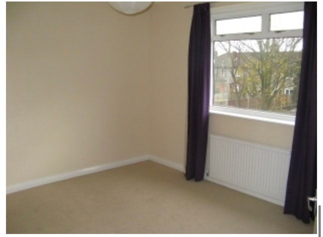 Studio Flat Available in Barkingside Main Photo