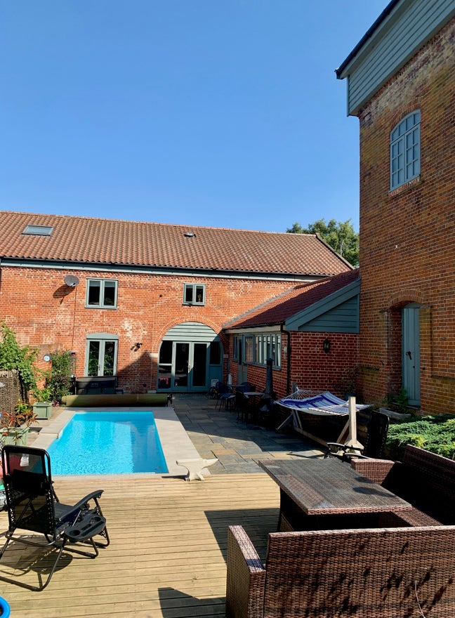 Room to rent in lovely large house Main Photo