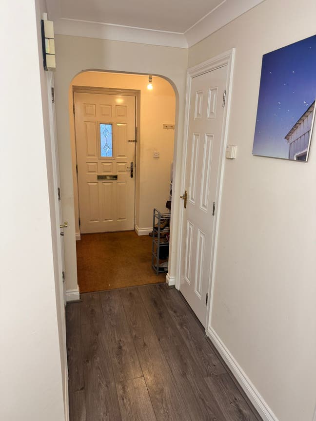 Large Double Room with Outdoor Space Available Main Photo