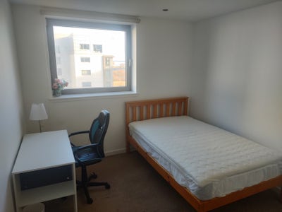 Double Room available in Western Harbour Main Photo