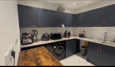 Furnished Ensuite Double in New Malden  Main Photo