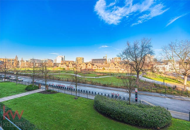 Canary Wharf Double Room available now! Main Photo