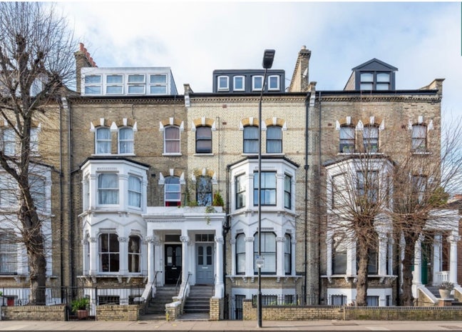 2 bedroom flat in Barons Court/Hammersmith Main Photo