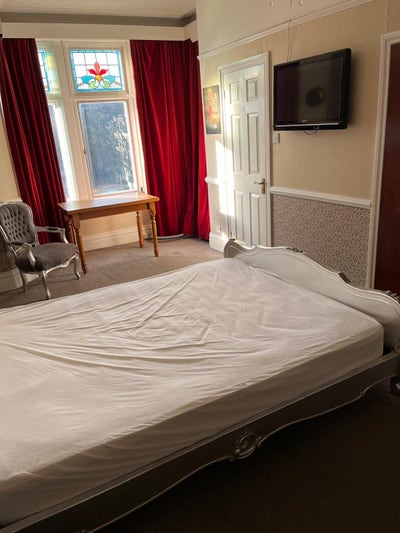 Large Ensuite double room in Harrogate town center Main Photo
