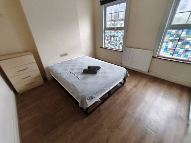  Huge Double Room in Seven Sisters Station Main Photo