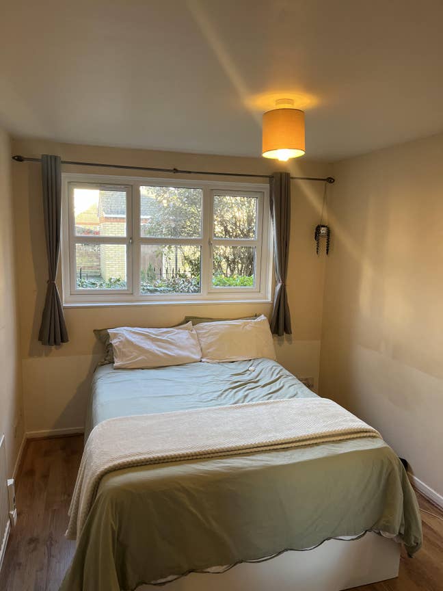 Double bedroom with huge walk in closet! Main Photo