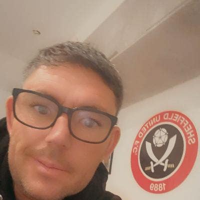 Professional Male seeks a double room Main Photo