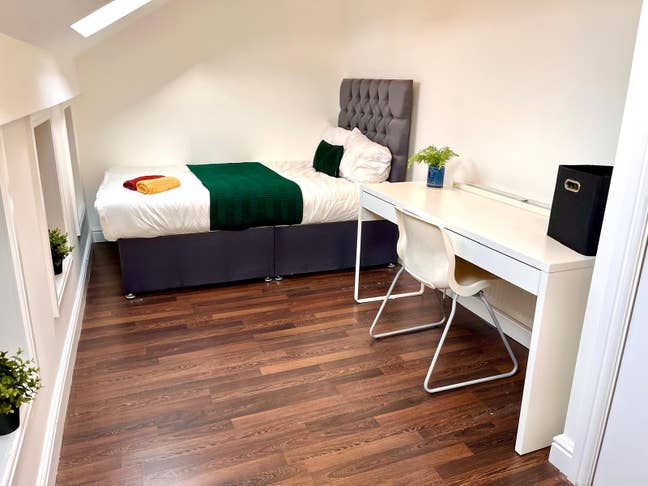 💼Work, Live, Relax – Pro House Share | RUSHOLME Main Photo